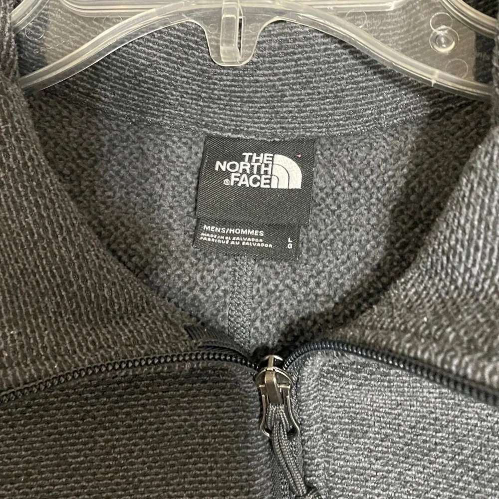 The North Face Men’s Gray Fleece Pullover